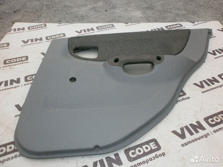 Обшивка задний правой двери Хундай Акцент 2