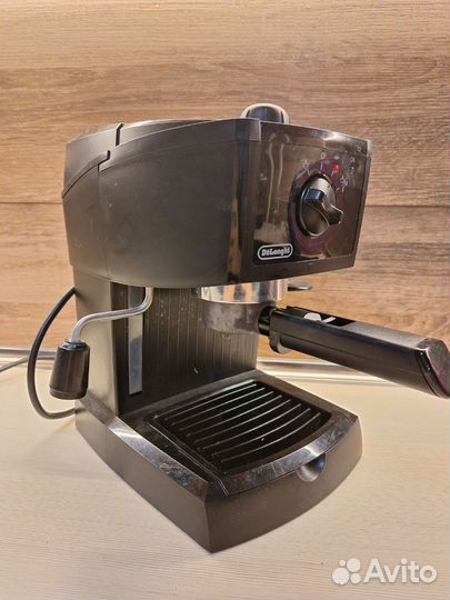 Кофеварка рожковая Delonghi