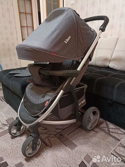 Продам детскую коляску Carrello Vista