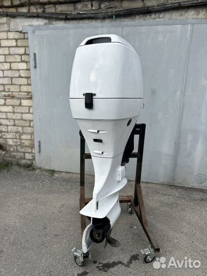 Лолочный мотор suzuki DF70