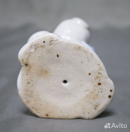 Статуэтка Корова с цветком, керамика, высота 8,5 с