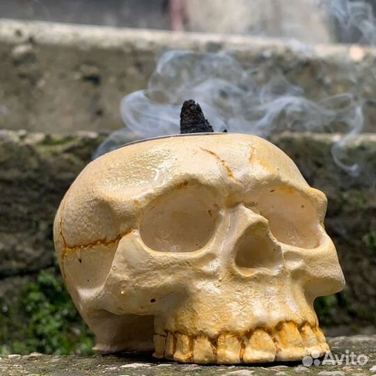 Подсвечник Череп