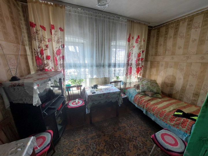 Дом 32,8 м² на участке 6 сот.