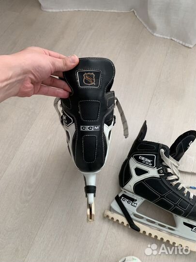 Коньки хоккейные