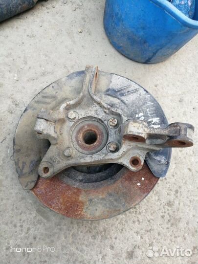 Кулак поворотный передний левый Nissan Кашкай