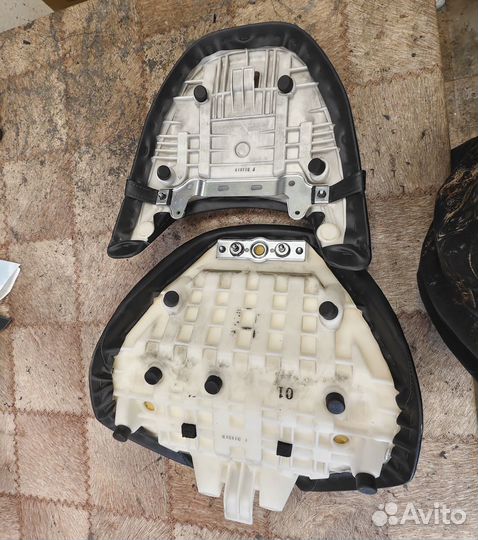 M109R сиденья комплект