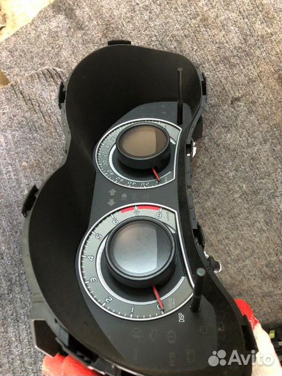 Щиток приборов Toyota Corolla 150