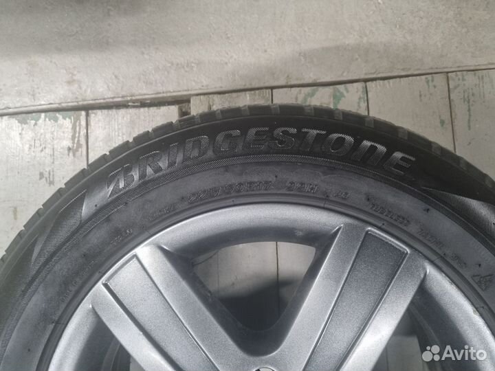 Bridgestone Blizzak LM-001 225/60 R17 99H