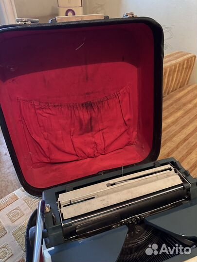 Печатная пишущая машинка Erika daro