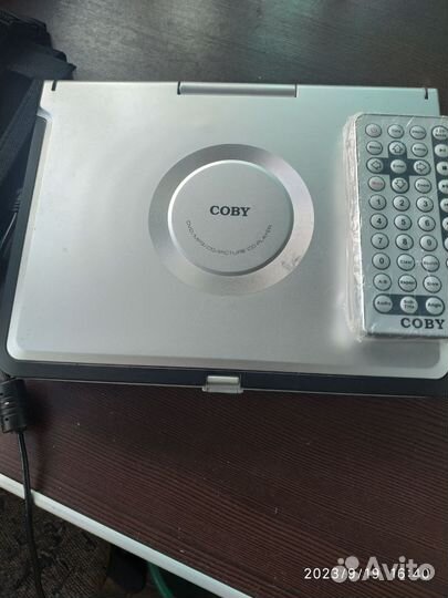 Портативный видеопроигрыватель