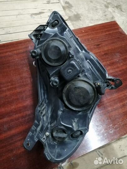 Opel Astra H фара левая