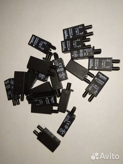 Schneider Electric RXM040W