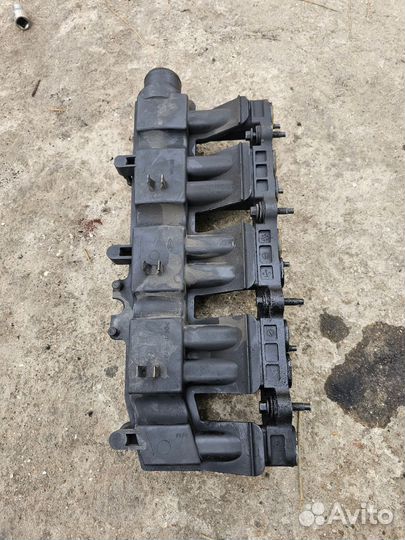 Впускной коллектор Ford Transit