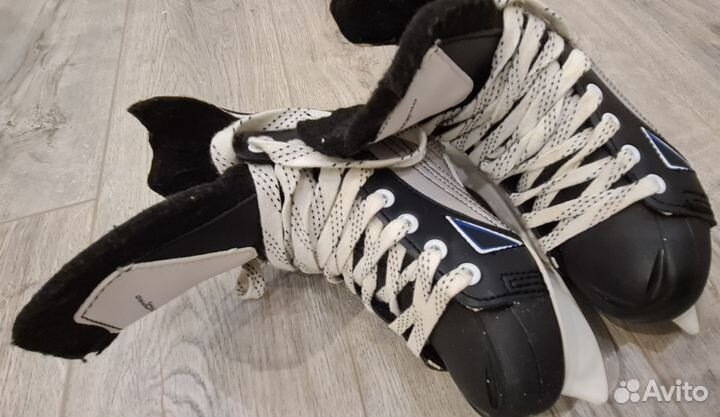 Коньки хоккейные