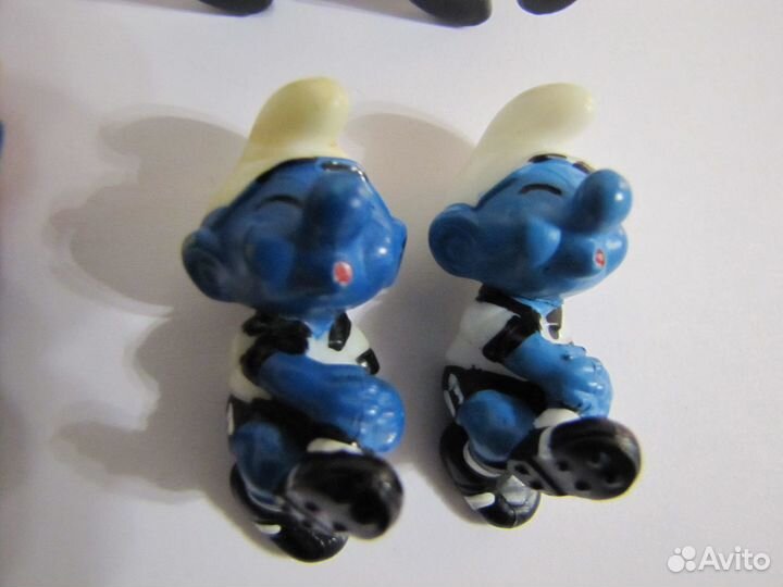 Киндер смурфы- футболисты