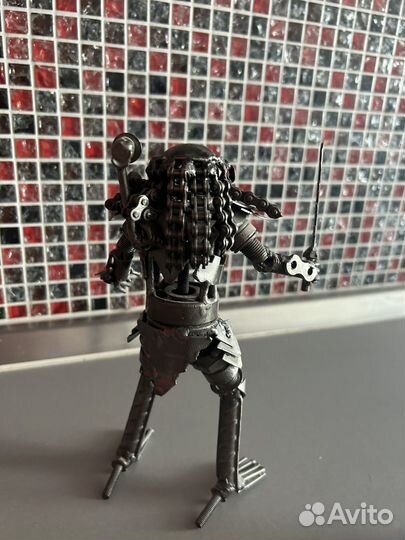 Хищник статуэтка