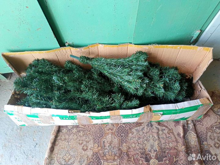 Елка и подставка для нее