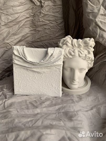 Бежевая рельефная картина ткань