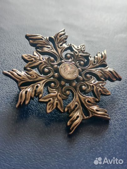 Jenavi женави брошь