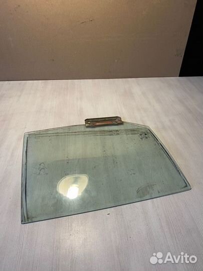 Стекло заднее правое Kia Rio 1 LS