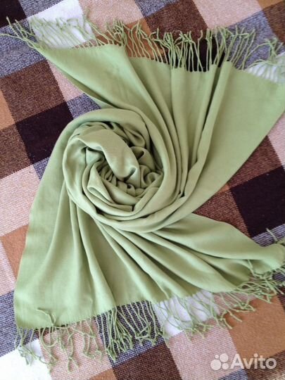 Палантин/шарф оливкового цвета новый