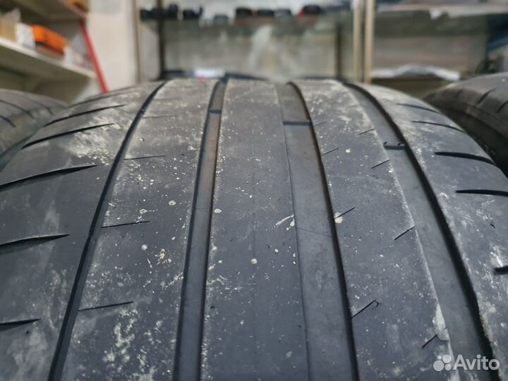 Michelin Pilot Sport 4 245/40 R18 97Y