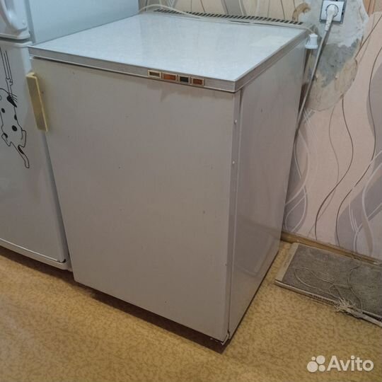 Морозилка б/y