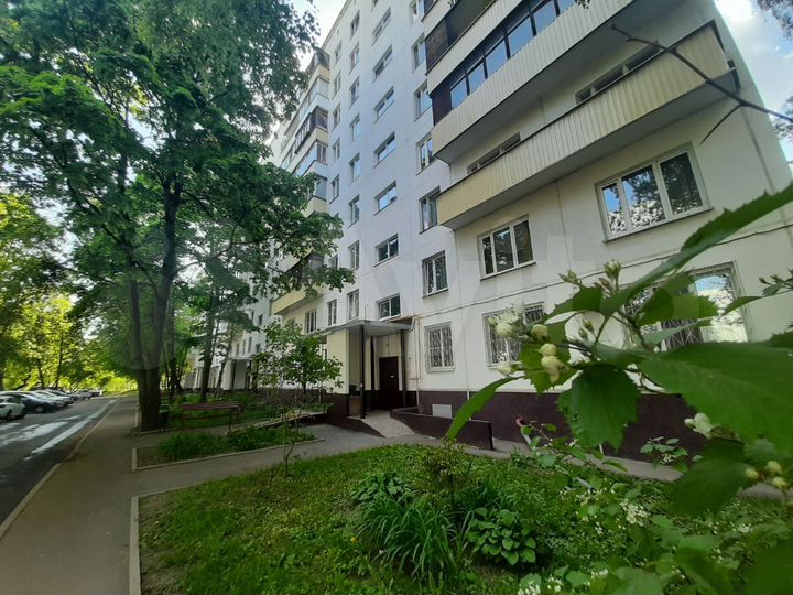 Комната 10,4 м² в 3-к., 1/9 эт.