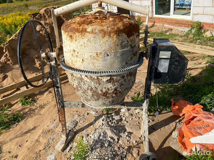 Бетоносмеситель электрический