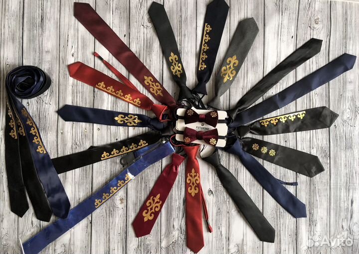 Галстуки и бабочки с национальным орнаментом