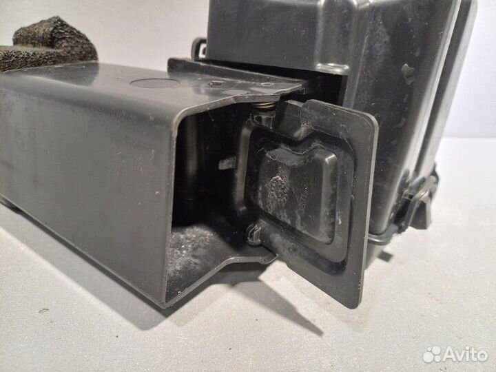 Воздухозаборник Renault Duster F4RB401 2014