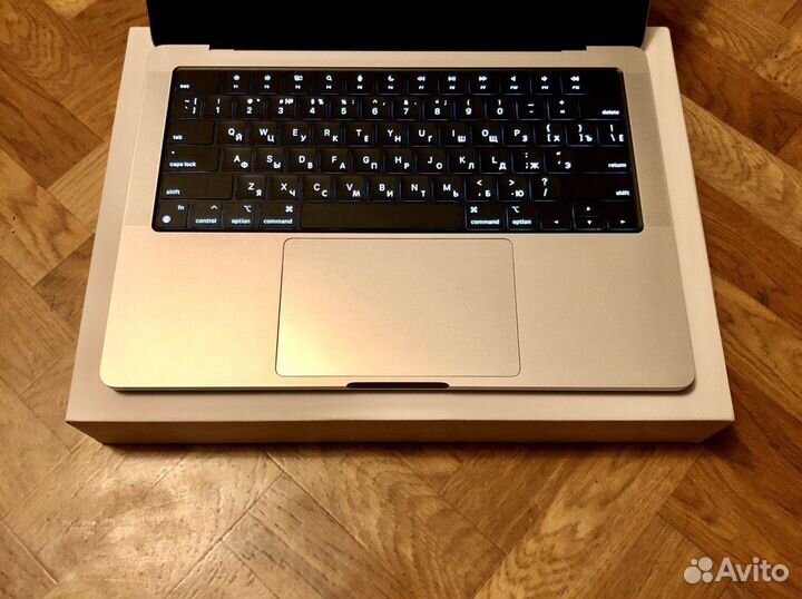 MacBook Pro M2 14