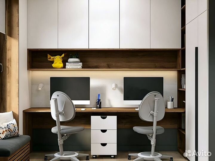 Школьный стол для двоих у окна