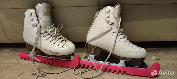 Фигурные коньки jackson