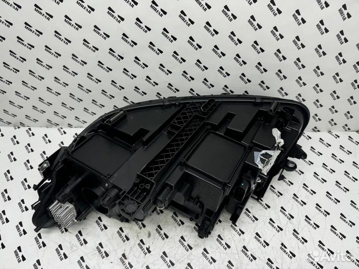 Фара правая Volkswagen Tiguan 2 2020