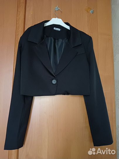Пиджаки и жакеты женские 42 44