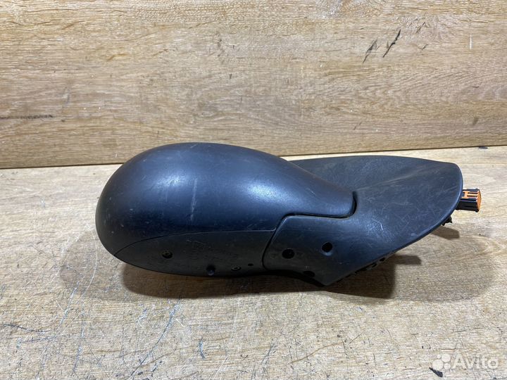 Зеркало правое Peugeot 206 Арт. 7720699