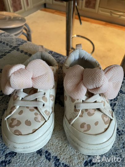 Кроссовки детские 23