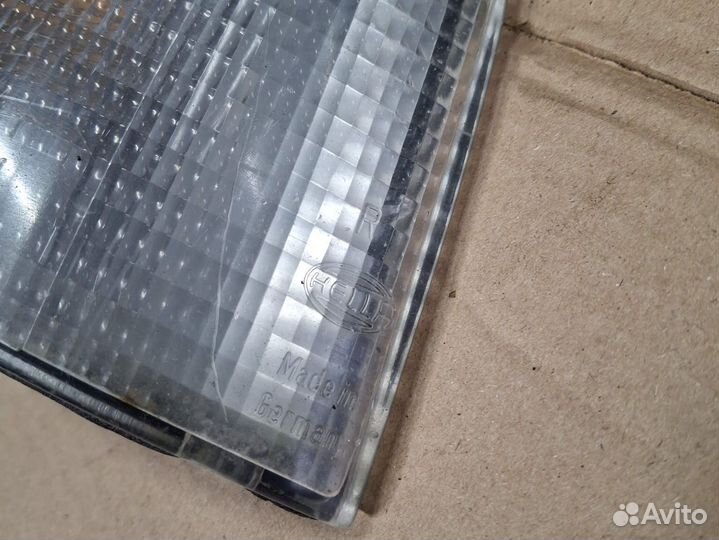 Указатель поворота правый Volkswagen Passat B3