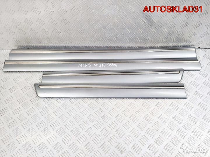 Накладки двери молдинги Mercedes W210 A2106900382