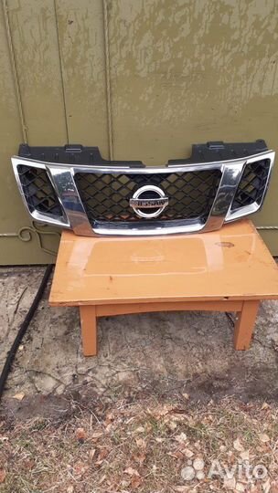 Решетка радиатора nissan pathfinder