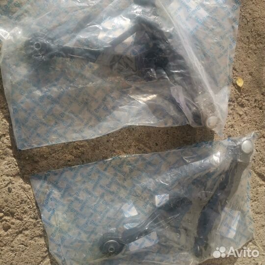 Рычаг нижний L/R сайбер, dodge