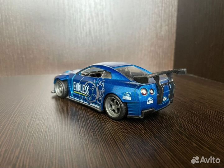 Модель nissan gt-r r35