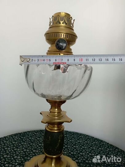 Старинная керосиновая лампа