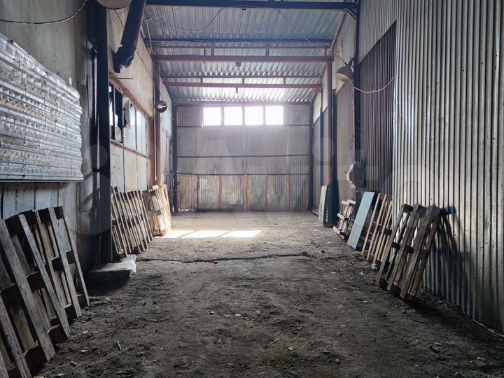 Склад 195 м² на въезде к ТЦ Радуга