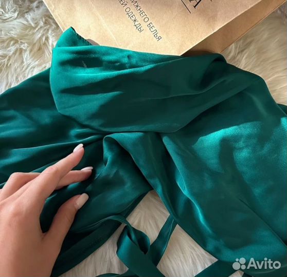 Шелковая ночная сорочка