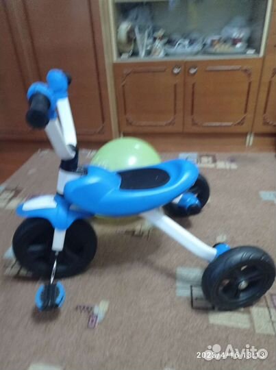 Трехколесный велосипед