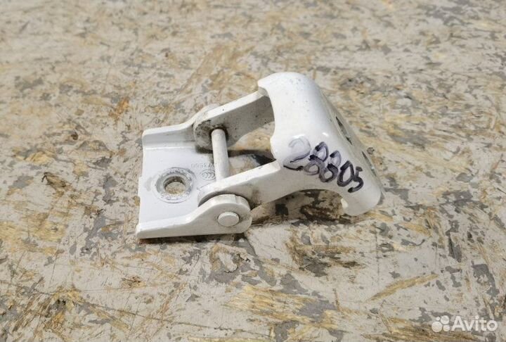 Петля двери правая Renault Kaptur