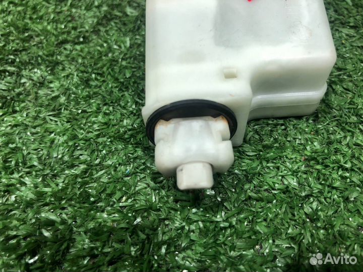 Замок лючка бензобака Nissan Fuga Y50 PY50 PNY50