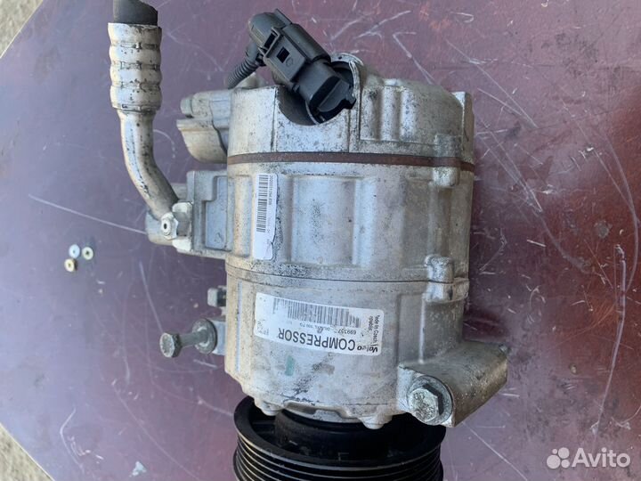 Компрессор кондиционера VAG